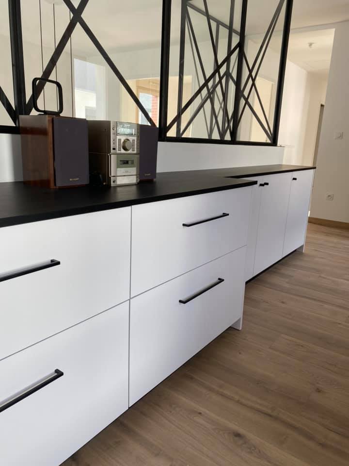 Meuble de bureau moderne noir et blanc