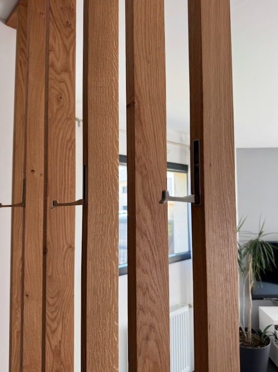 Meuble sous-escalier et claustra