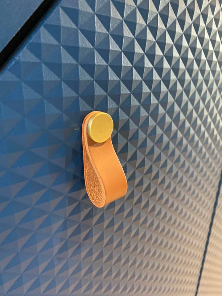 Meuble sous escalier bleu