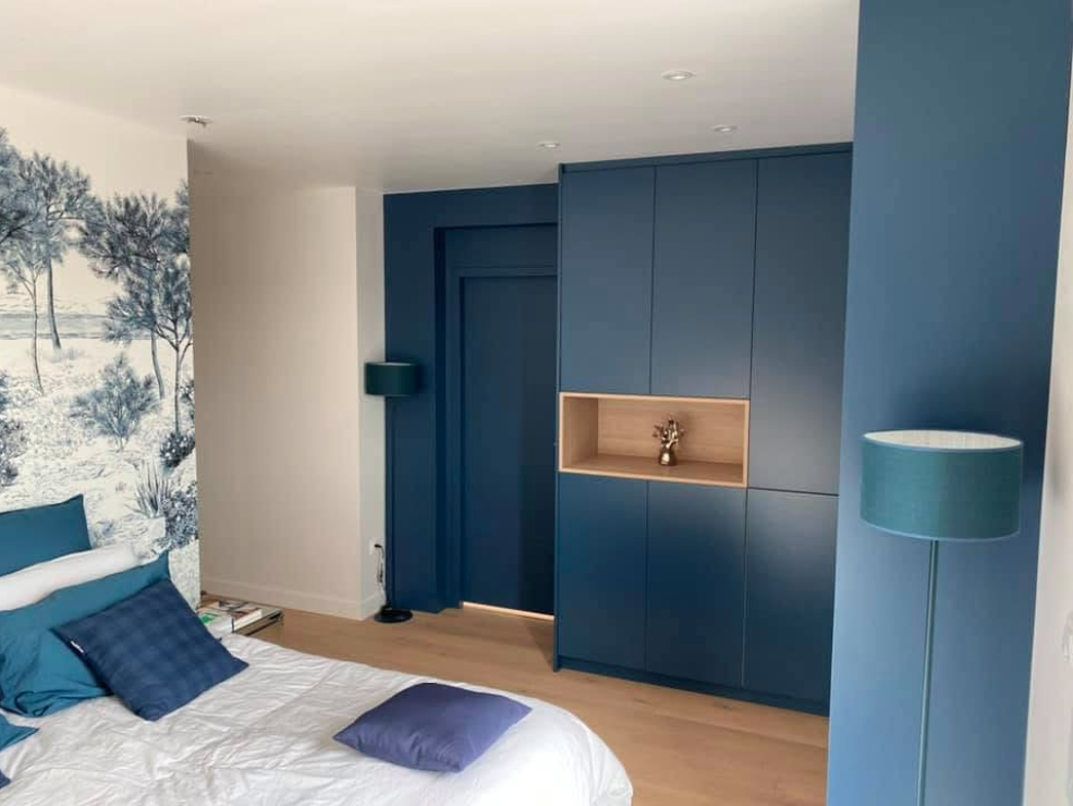 Dressing d’angle bleu