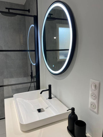 Meubles de salle de bain anthracites et bois