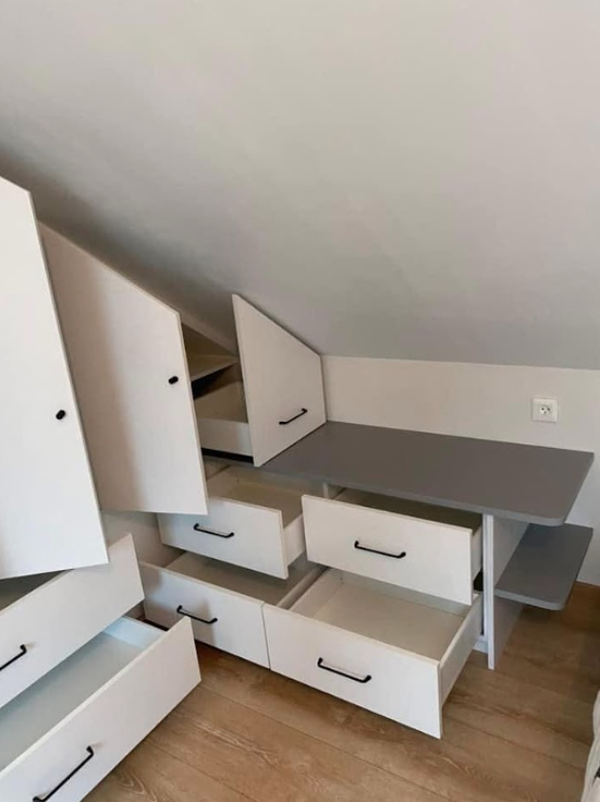 Meuble sur mesure sous pente