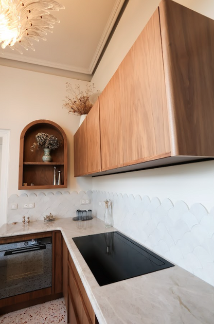 Cuisine en noyer avec arches