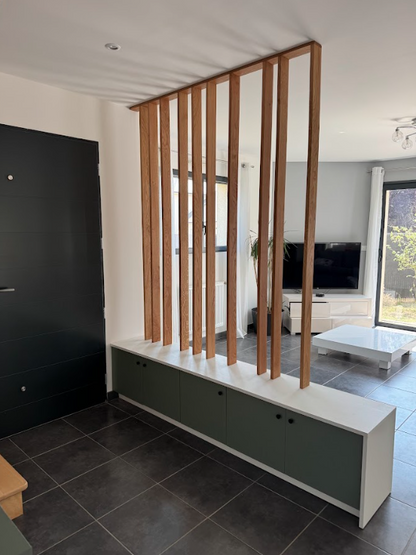 Meuble sous-escalier et claustra