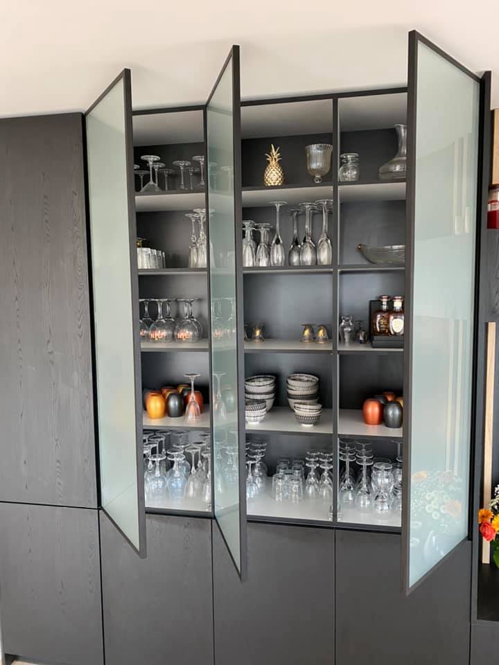 Meuble TV sur mesure noir & bois