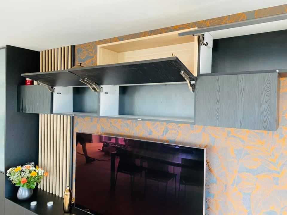 Meuble TV sur mesure noir & bois