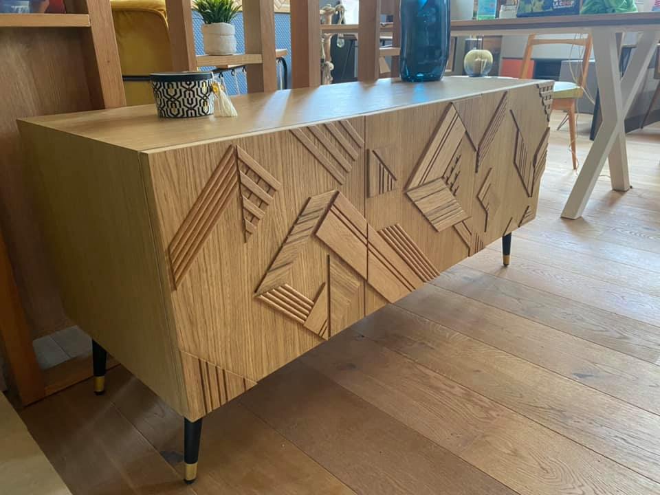 Buffet en bois à façades sculptées