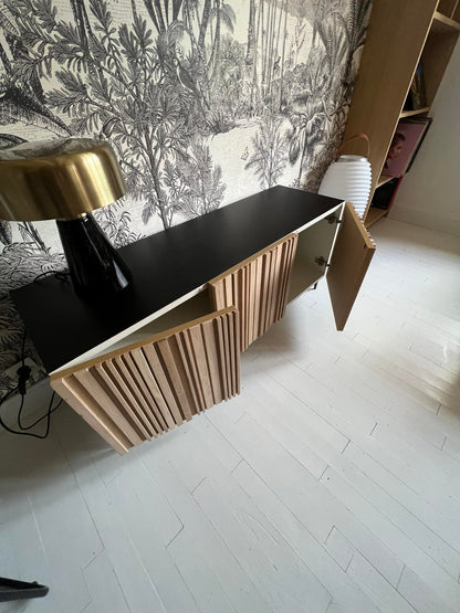 Buffet noir & bois à façade ondulée