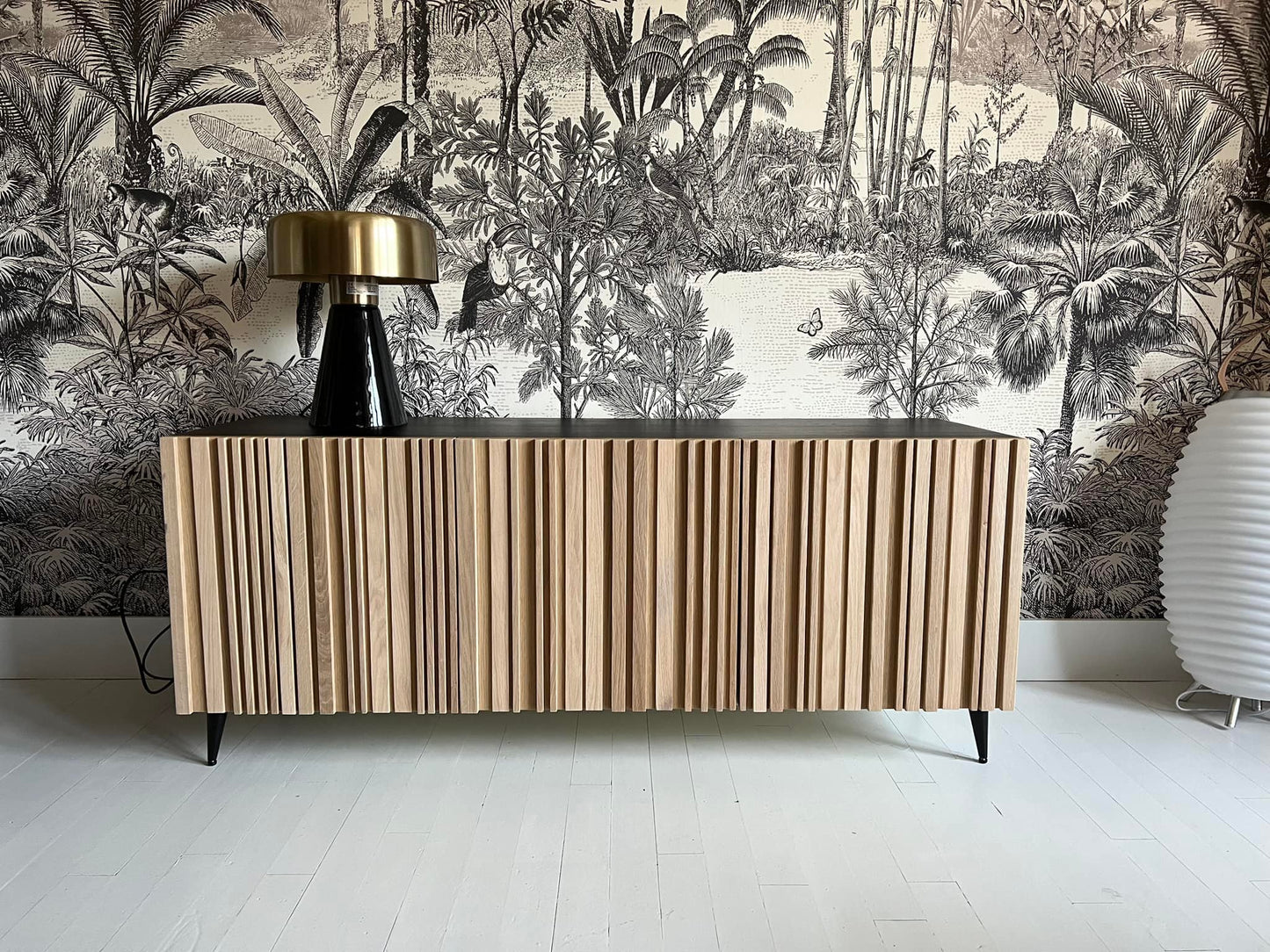 Buffet noir & bois à façade ondulée