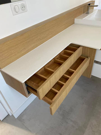 Meubles de salle de bain bois clair et blanc