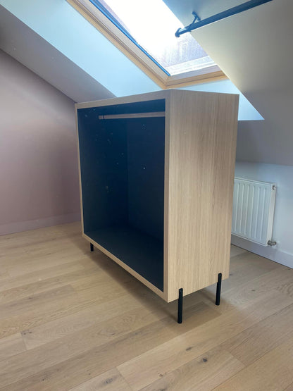 Chambre sous combles en bois clair