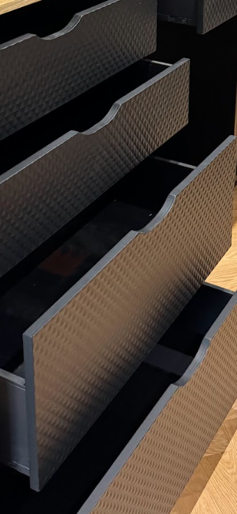 Dressing sur mesure en bois et noir mat