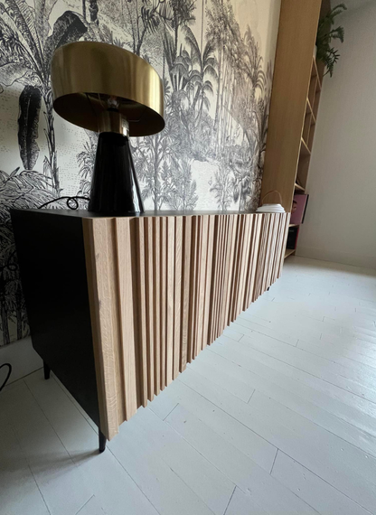 Buffet noir & bois à façade ondulée