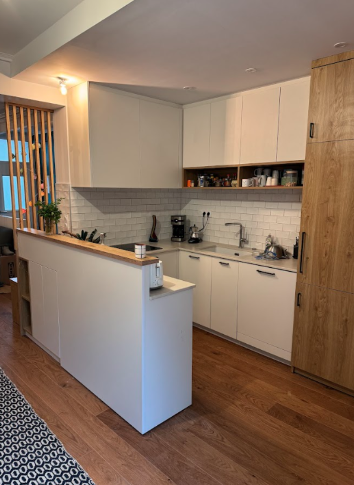 Cuisine contemporaine bois & blanc