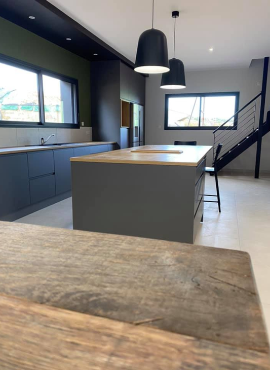 Cuisine contemporaine bois et gris anthracite