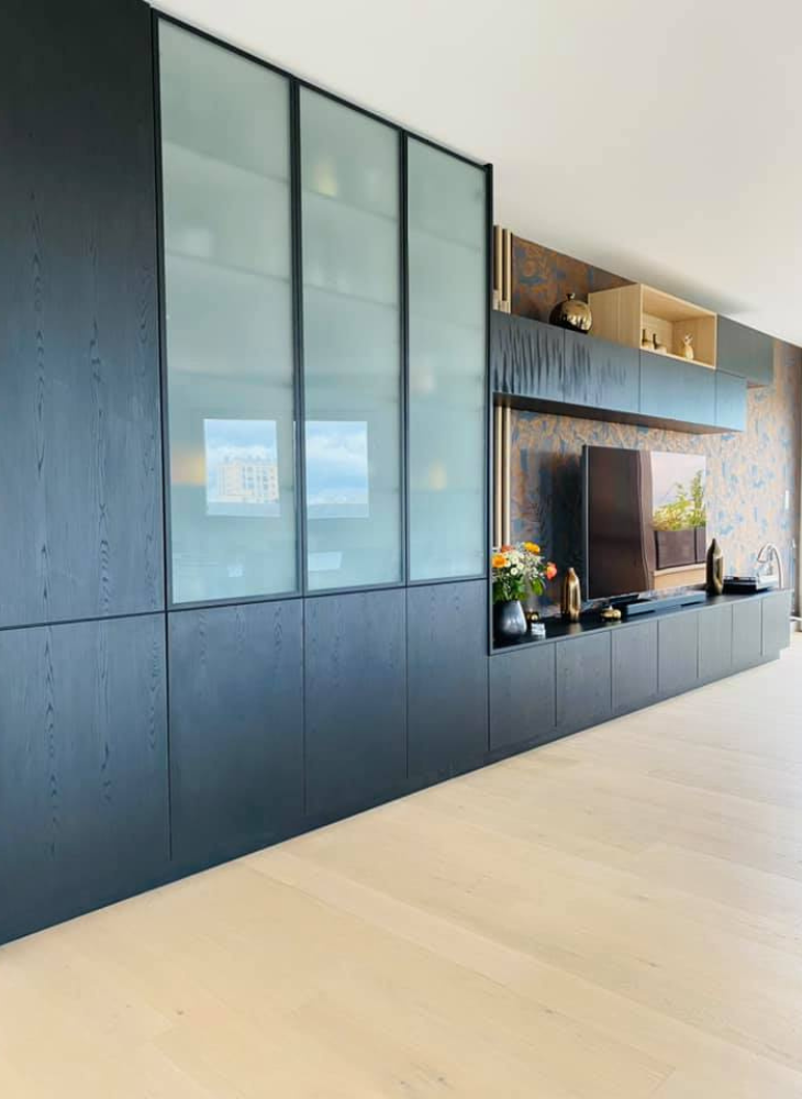 Meuble TV sur mesure noir & bois