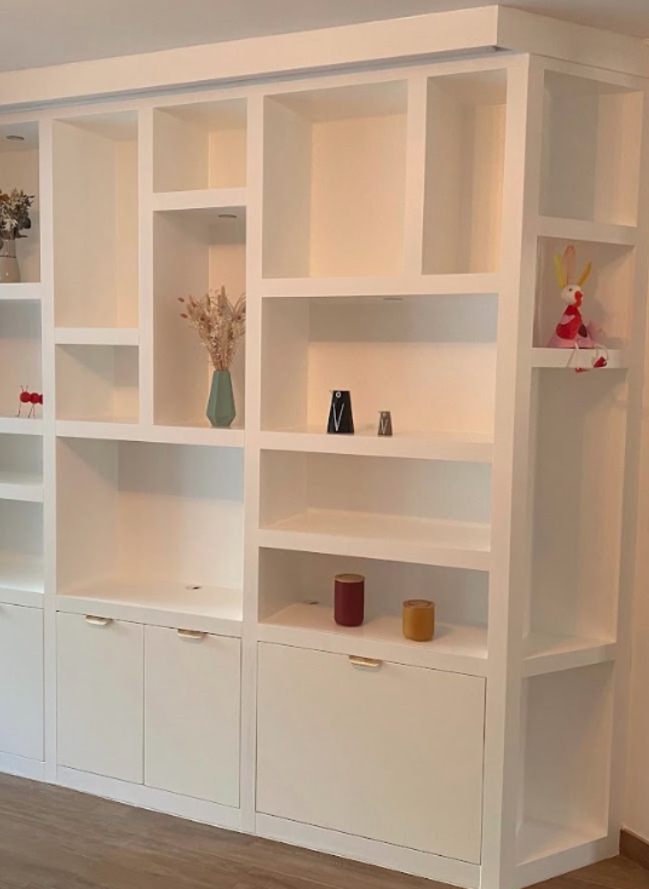 Meuble mural avec projecteur TV