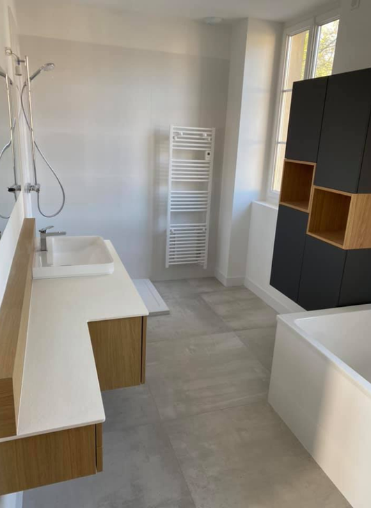 Meubles de salle de bain bois clair et blanc