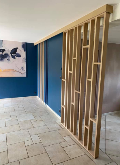 Porte coulissante en tasseaux de bois