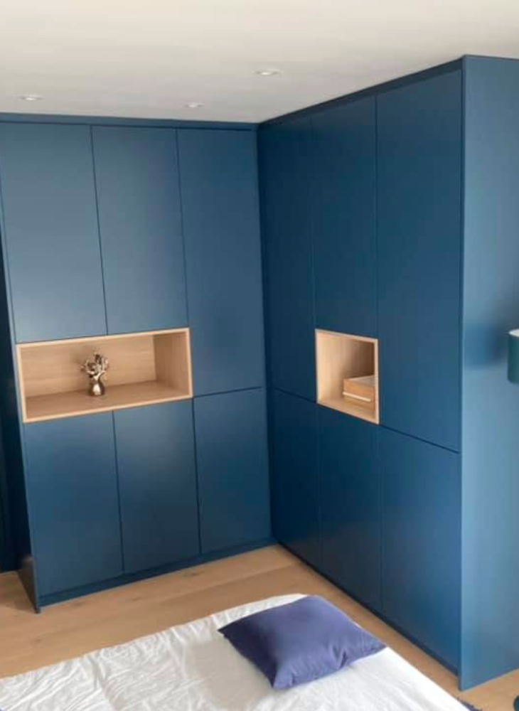 Dressing d’angle bleu